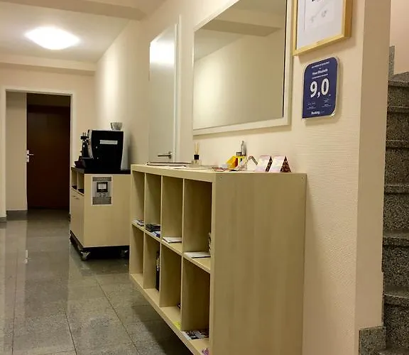 招待所 伊丽莎白小屋宾馆 3*